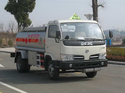 东风小霸王3吨加油车