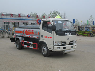 东风多利卡加油车