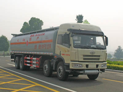 解放前四后八31立方化工液体运输车