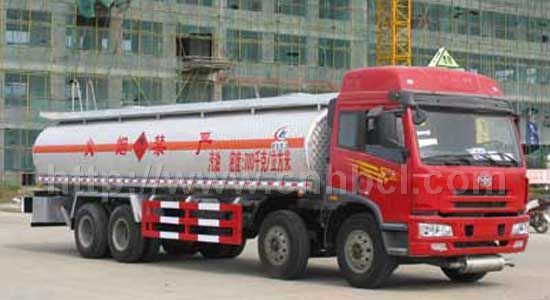 解放前四后八镁铝合金油罐车