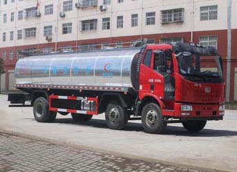 国五解放前四后四鲜奶保温运输车