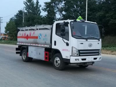 国五解放7方加油车