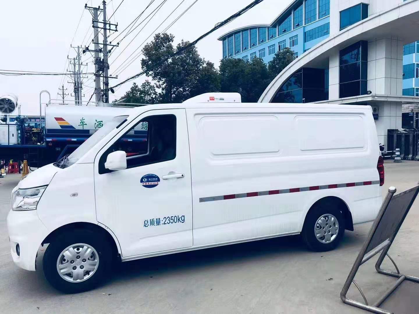 现市场唯一一款国六面包冷藏车，长安睿行国六冷藏车图片展示