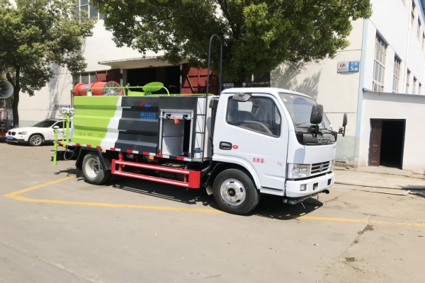 东风小多利卡抑尘车（蓝牌方罐-30米雾炮-CLW5042TDY5）