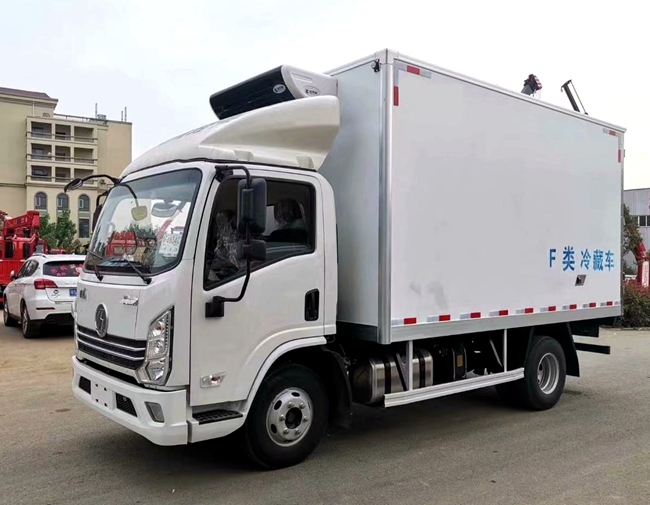 陕汽德龙K3000冷藏车，匹配潍柴130马力，厢体3.7米，4.1米
