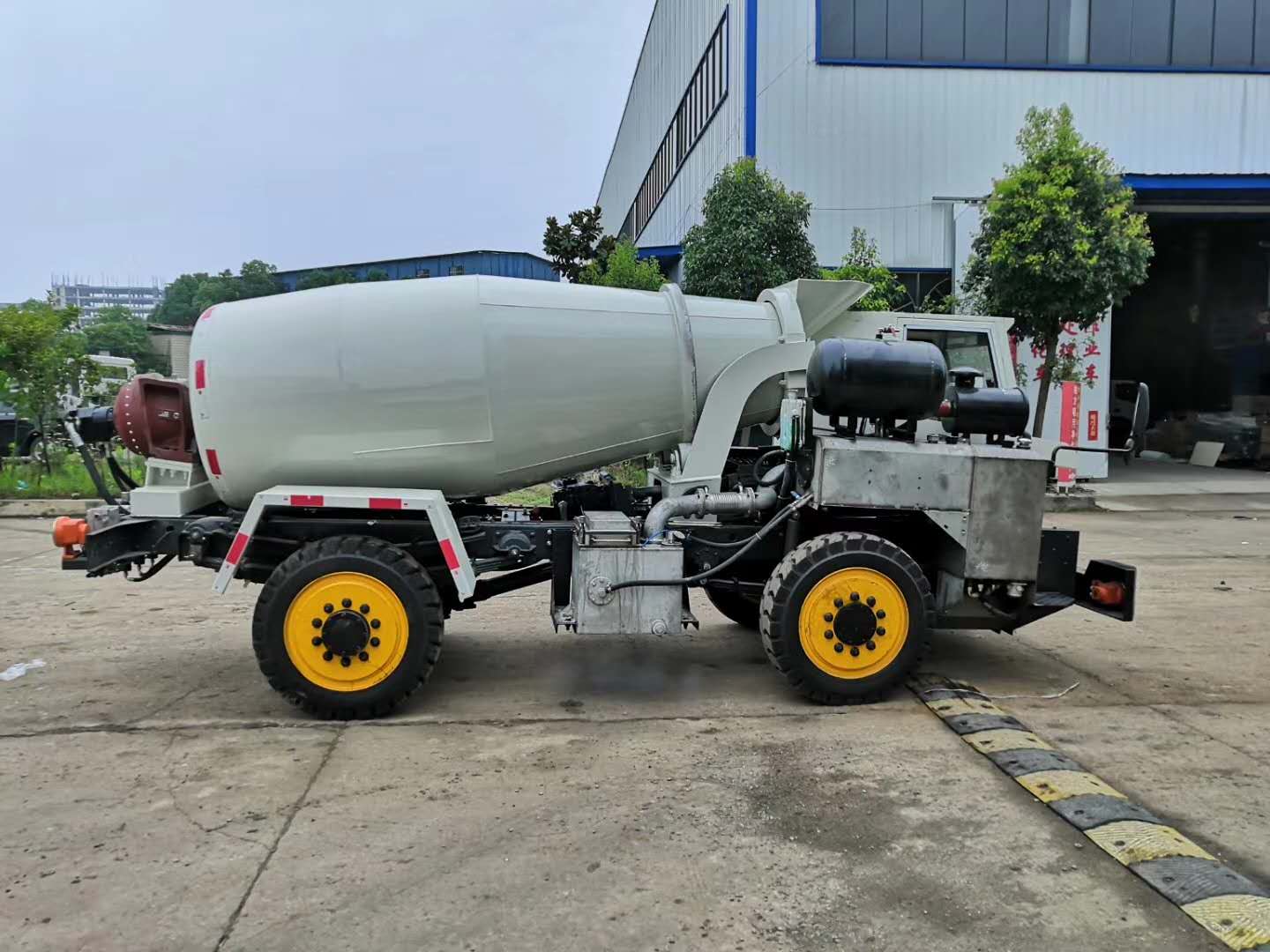 2.5方防爆搅拌车,柴油,气启动搅拌车，矿井搅拌车图片展示