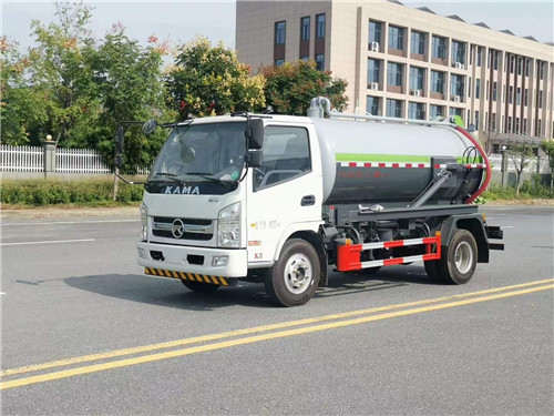市场独有带（副变速）的国六凯马5方吸污车