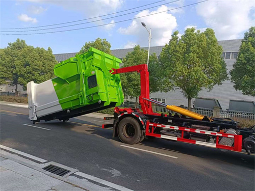 东风​天锦勾臂垃圾车