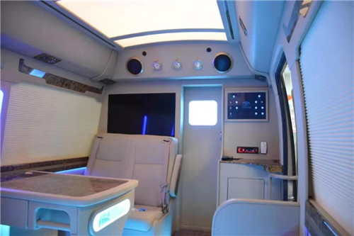 程力丰田高端商务礼宾车，用于转运来武汉参加军运会的国宾内饰图片