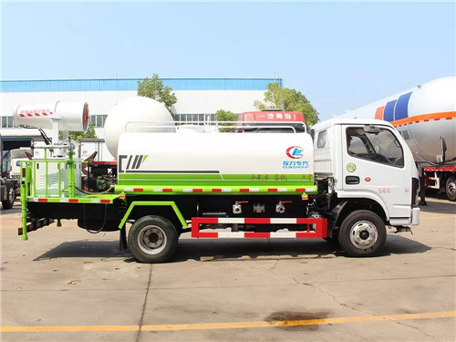 国六东风小多利卡抑尘洒水车（圆罐-30米-CLW5070GPSD6型）