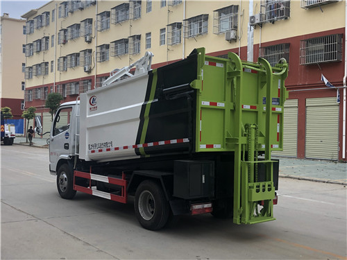 国六东风多利卡5吨湿垃圾运输车