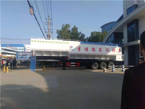 66方半挂散装饲料运输车 (1).jpg