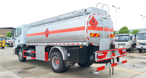 东风多利卡D9运油车 (2).jpg