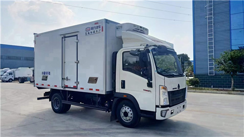 国六重汽豪沃小金牛4.2米冷藏车