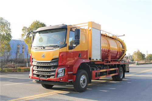 15方国六东风柳汽4X2清洗吸污车 (2).jpg