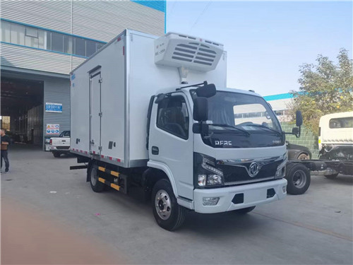 国六东风福瑞卡冷藏车