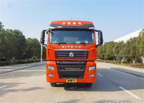 国六9米6重汽汕德卡肉钩冷藏车 (3).jpg