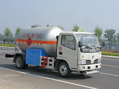 东风多利卡5.5吨液化气体运输车