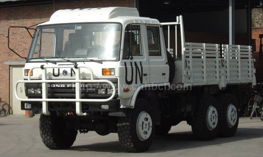 东风EQ2102N 6×6维和部队用军车