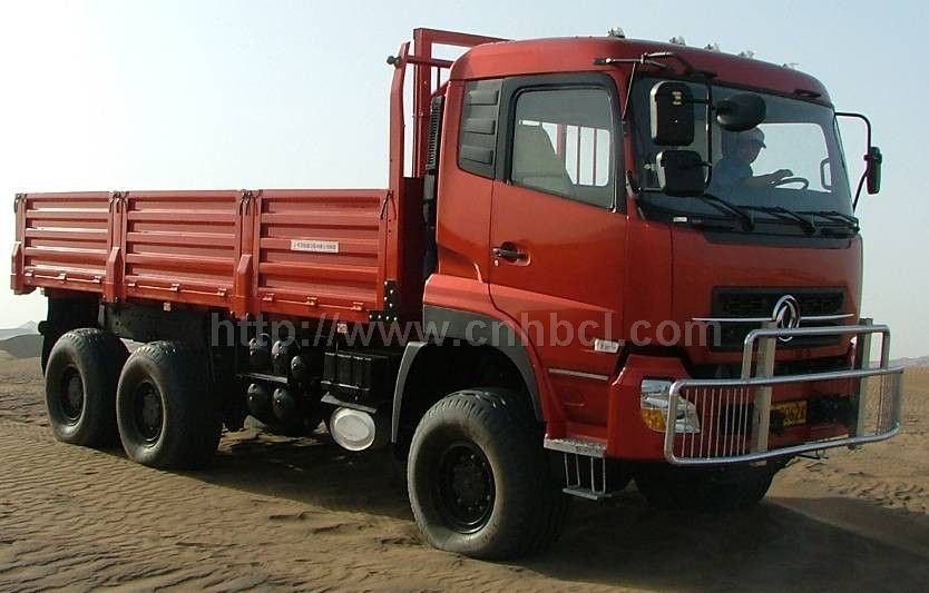 东风沙豹 EQ2250GX 6×6沙漠越野车