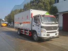 国五福田欧马可6.9吨腐蚀性物品厢式运输车
