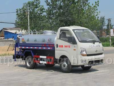 福田馭菱2立方國四灑水車