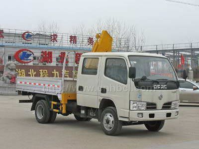 东风小霸王双排座随车起重运输车