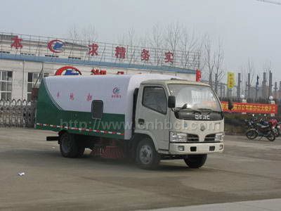 东风小霸王4方扫路车