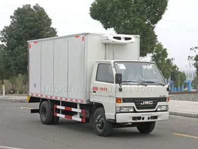 江铃厢长4.1米冷藏车