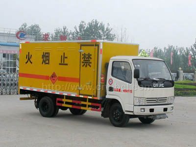 东风多利卡爆破器材运输车